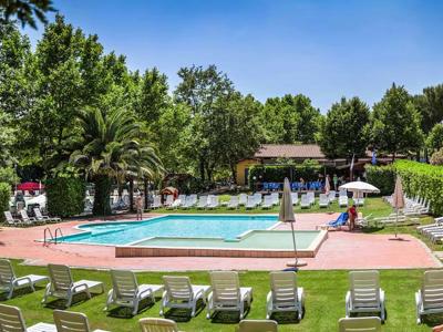 Thumbnail 4 van hu I Pini village