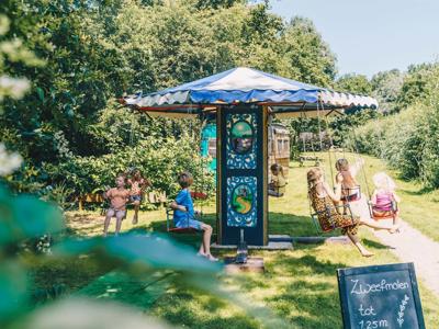 Thumbnail 5 van De Vreemde Vogel