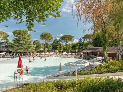 hu Altomincio village