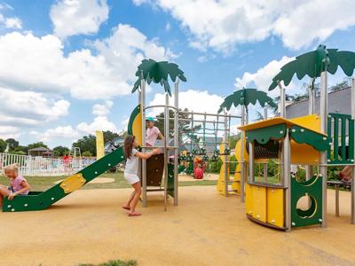 Thumbnail 5 van Les Deux Fontaines