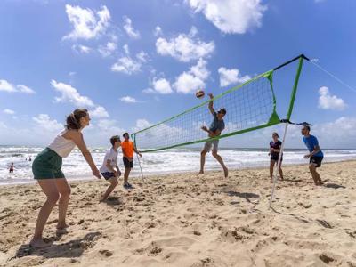 Thumbnail 2 van Amis de la Plage