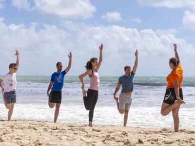 Thumbnail 3 van Amis de la Plage