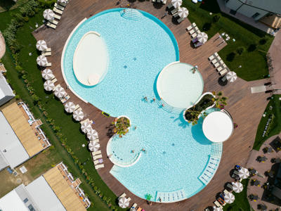 Thumbnail 2 van Romagna Family Village